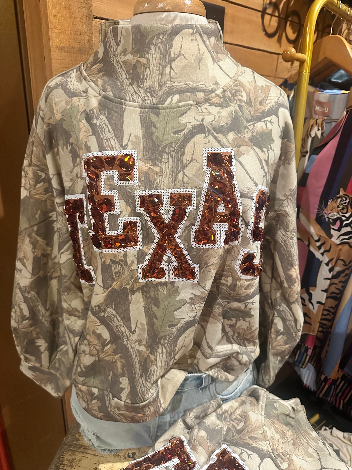 TEXAS MOCK NECK CAMO SWEATSHIRT