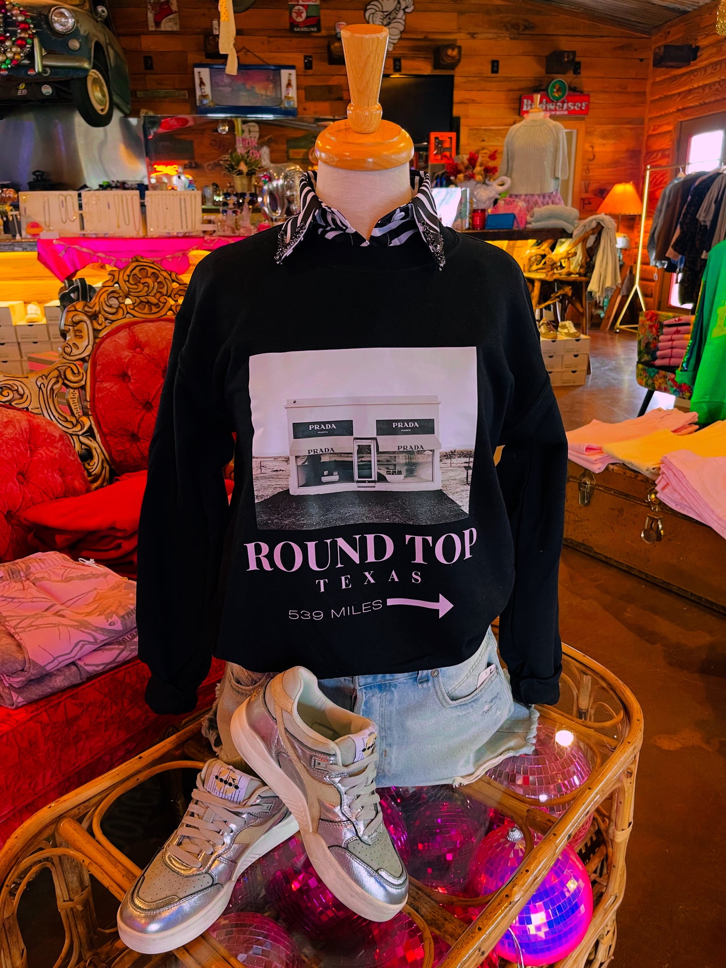 Round Top Sweatshirt